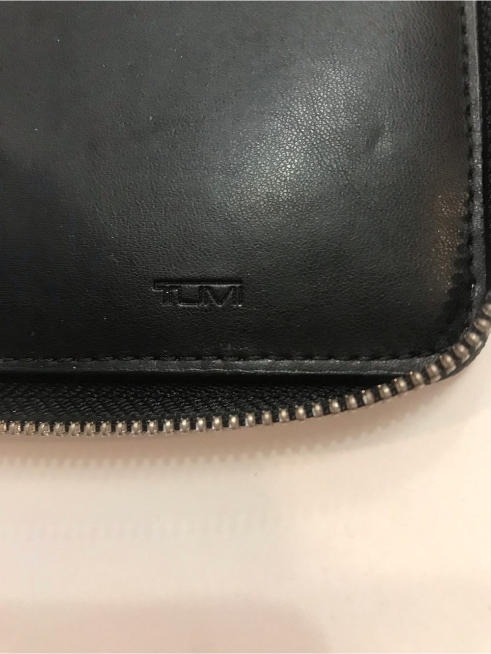 Tumi Belden zip around passport case - Picture 7 of 8